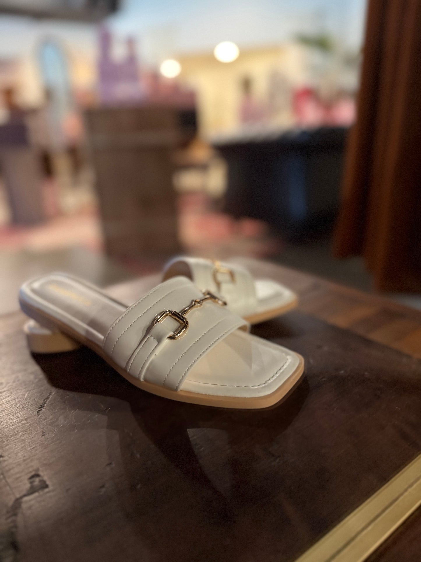 Kamari Slide - White